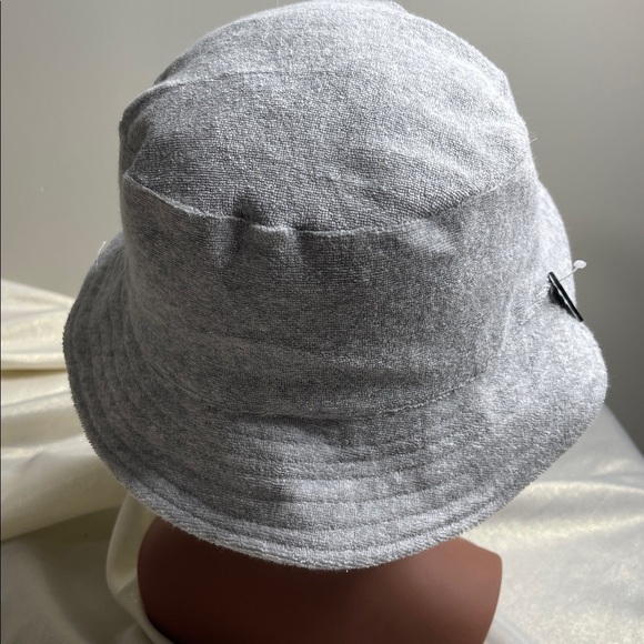 Unisex NWOT Terry Cloth Bucket Hat Light Grey Lined Size S/M - Picture 4 of 7